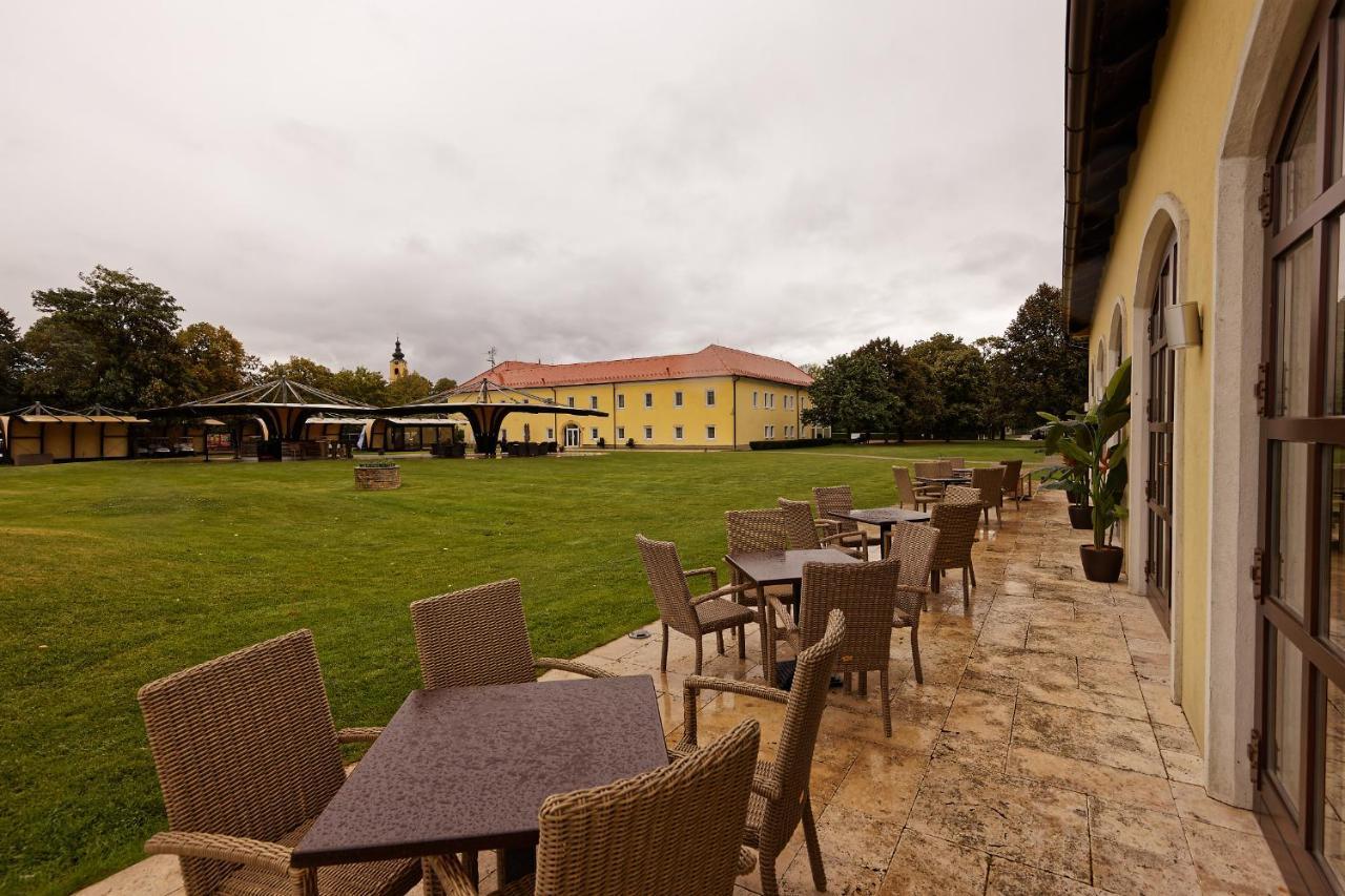 Klaudia'S Hotel & Restaurant At Golf Resort, Bac Samorin Kültér fotó