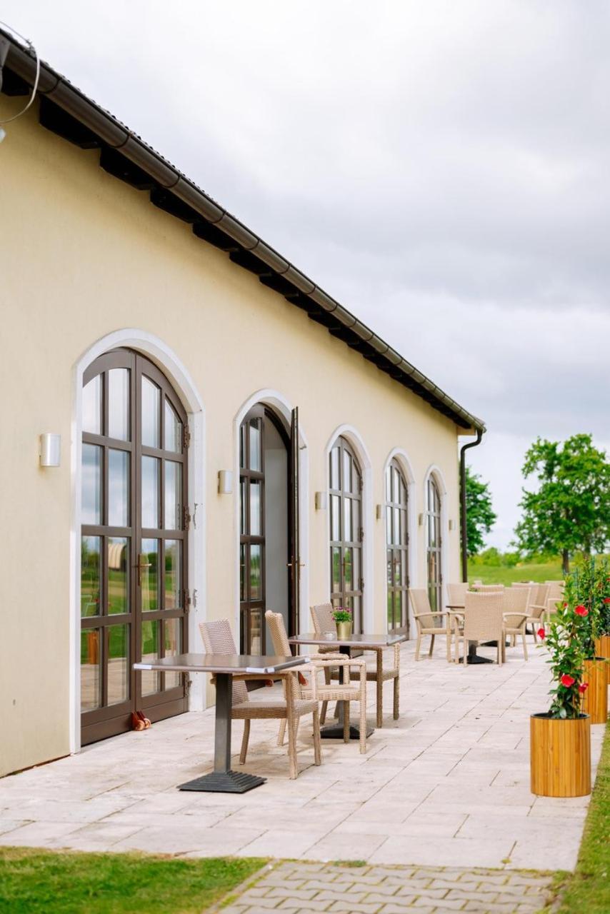 Klaudia'S Hotel & Restaurant At Golf Resort, Bac Samorin Kültér fotó