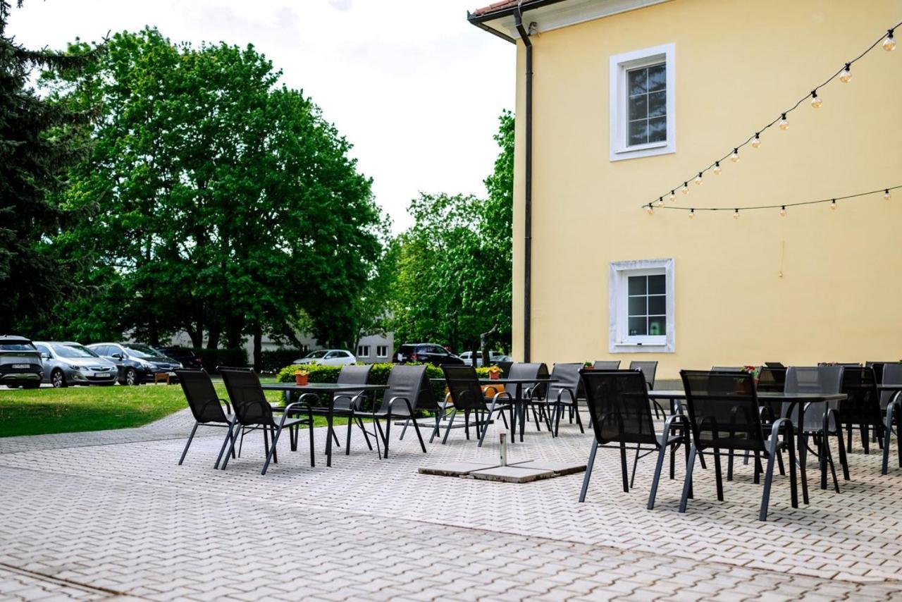 Klaudia'S Hotel & Restaurant At Golf Resort, Bac Samorin Kültér fotó